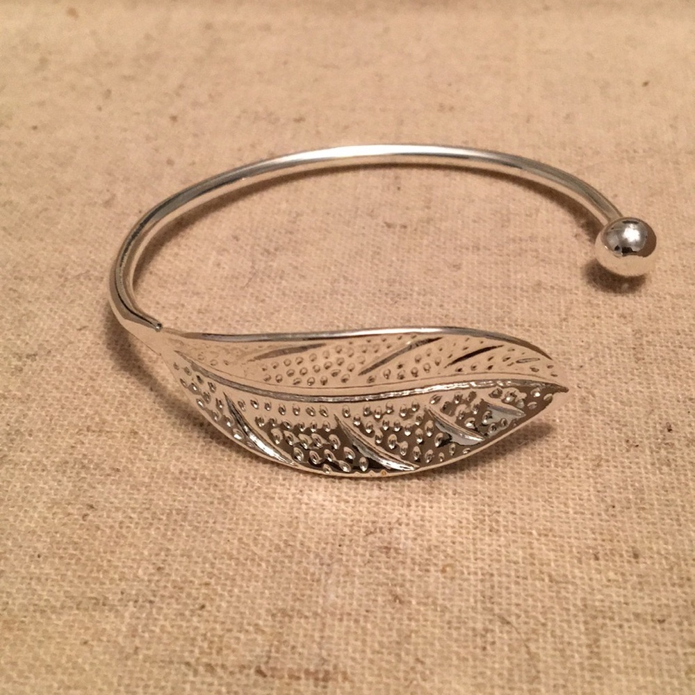 🆕 Leaf Bracelet